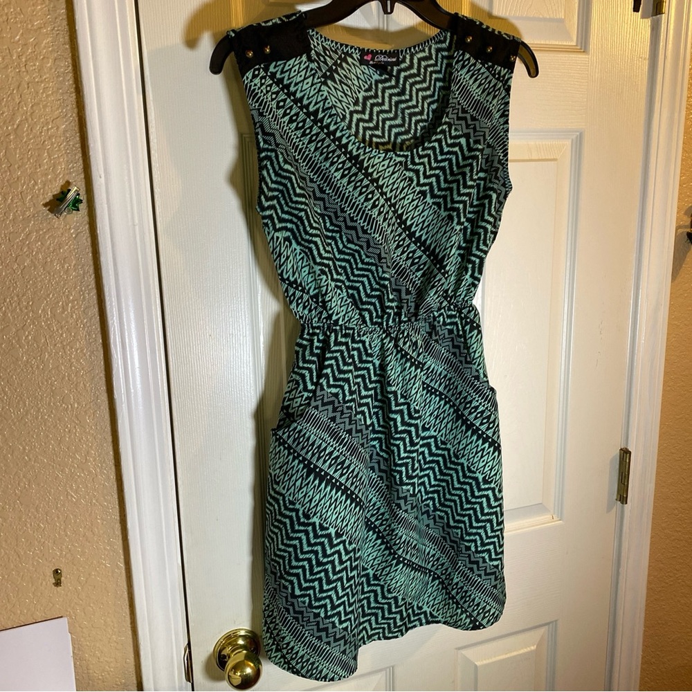 Delirious Los Angeles Women SMALL Asymmetrical Dress Pockets Abstract Geometric